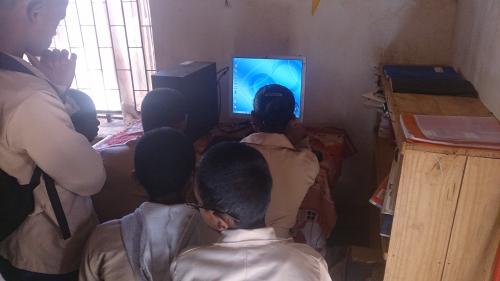 Dotation de matériels informatiques à des écoles publiques L’Express de Madagascar