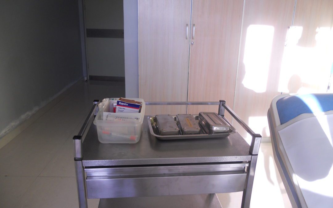 Le Consulat offre des lots de consommables et kits médicaux au CHU Toamasina Morafeno