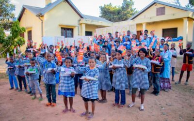 Visite et remise de fourniture scolaire chez l’Association SEKOOL Madagascar