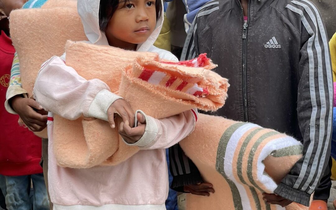 Distribution de couvertures à 1000 enfants issus de 10 Fokontany d’Antananarivo